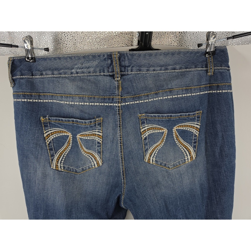 Torrid Distressed Cuffed Capri Crop Jeans Blue Plus Size Size 18 - Picture 10 of 11